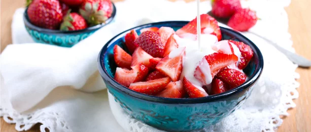 Wimbledon classic - Strawberries and Cream - Intolerance Alternatives and Nutritional Facts