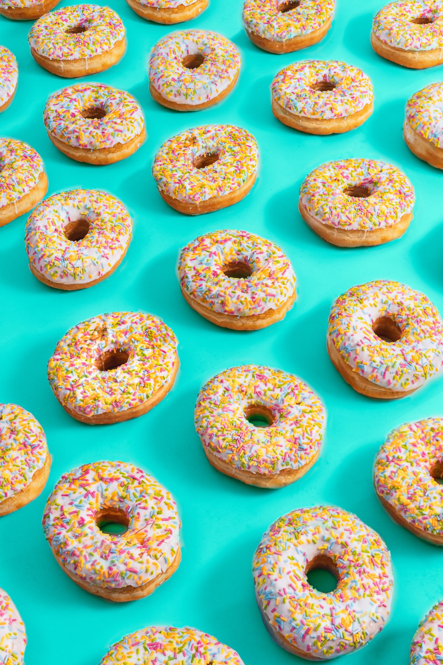 US vs UK: How Do Calories For Our Favourite Snacks Match Up?